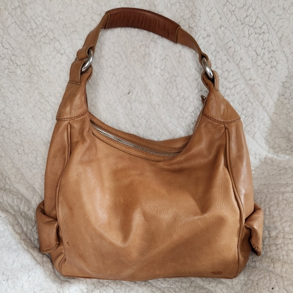 Vintage Banana Republic Hobo Bag with Soft Leather and Curved Handle - Picture 2 of 12